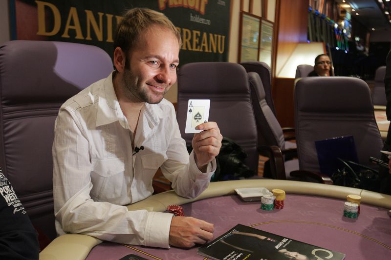 Daniel Negreanu: "La 16 ani câştigam din poker mai mult decât profesorii"