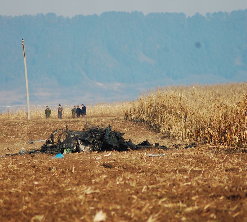 Doi piloţi morţi în urma prăbuşirii unui avion MiG 21 Lancer lângă Câmpia Turzii. Teodor Meleşcanu: "Adevăratul motiv e reducerea bugetară" | VIDEO