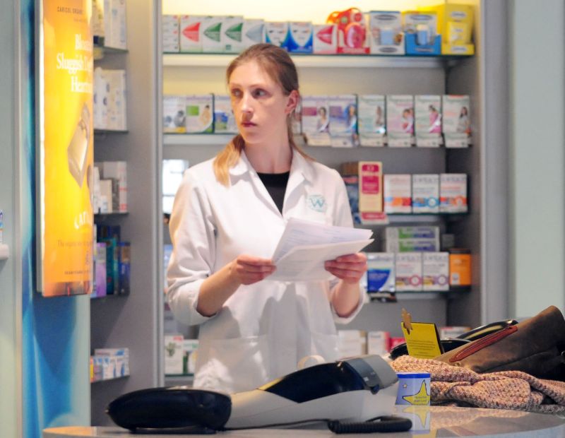 Farmaciştii protestează faţă de dublarea termenelor de plată prin asigurări