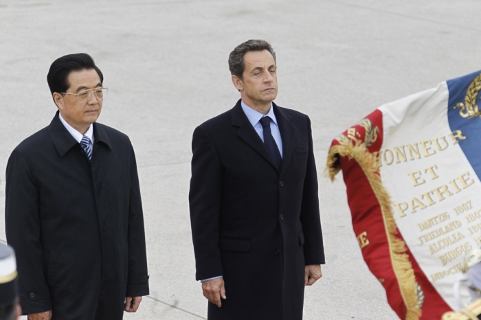 Sarkozy a întins covorul roşu pentru investiţiile chineze