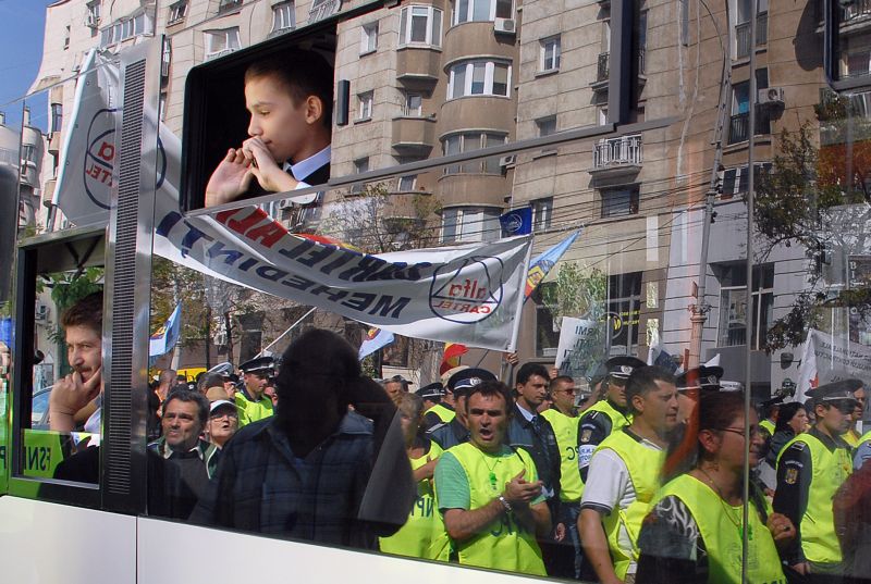 Şeful jandarmeriei Capitalei, înlocuit din cauza protestului poliţiştilor