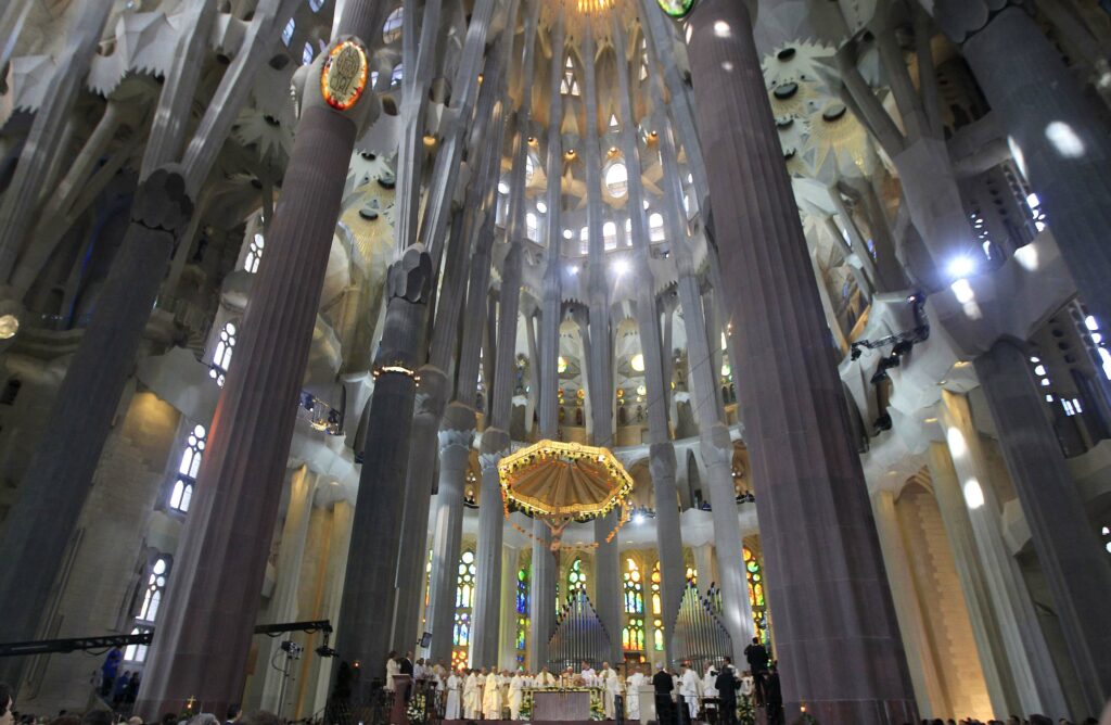 Spania: Papa sfinţeşte Sagrada Familia şi denunţă anticlericalismul agresiv