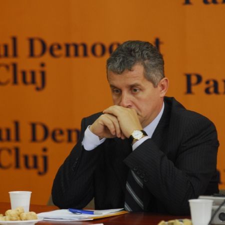 Acuzaţii de fraudă la alegerile pentru şefia PDL Cluj