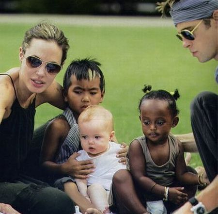 Angelina Jolie şi Brad Pitt, de Crăciun în Namibia