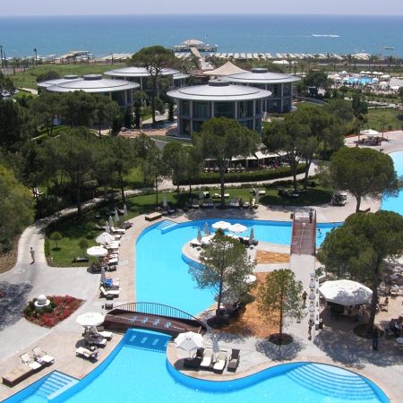 Au fost lansate ofertele early booking. Reducerile la vacanţe ajung până la 50%