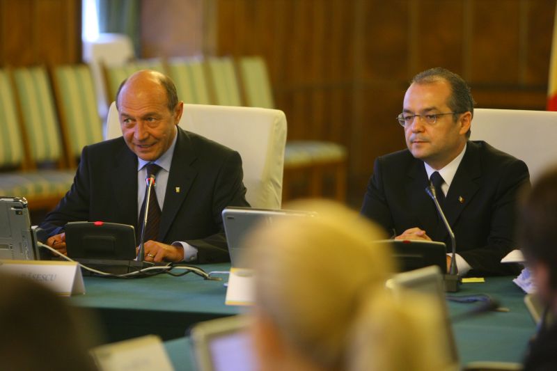 Băsescu a discutat la guvern cu liderii Coaliţiei