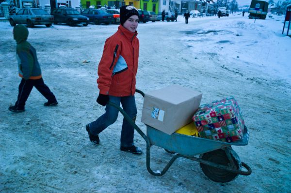 Bistriţa-Năsăud: Camionul de Crăciun, un exerciţiu de solidaritate