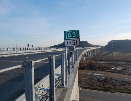 Cel puţin 10 km de autostradă realizaţi cu succes, condiţie la Nădlac-Arad