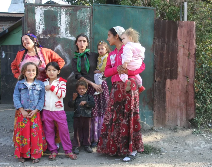 De ce sunt romii discriminaţi la medic