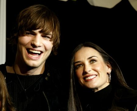 Demi Moore şi Ashton Kutcher se pregătesc pentru sfârşitul lumii