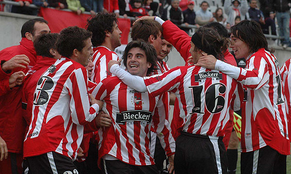 Estudiantes La Plata, campioana Aperturei