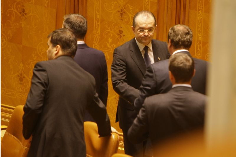 Guvernul a trimis bugetul de stat şi al asigurărilor sociale pe 2011 la Parlament