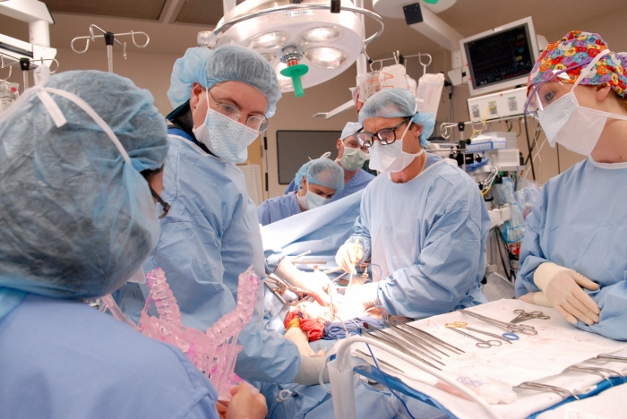 Peste 60.000 de europeni aşteaptă un transplant