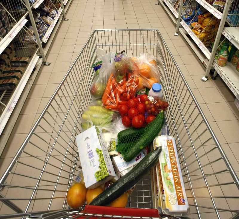 Program mai scurt al supermarketurilor în Ajun, pentru cumpărătorii târzii