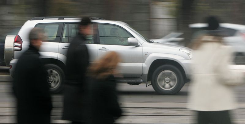 Românul în SUV - specia care preia comanda în traficul urban