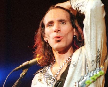 Steve Vai: "Muzica noii generaţii nu mă emoţionează"