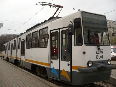 Tramvaiele liniei 41 nu au circulat ieri în Capitală pentru că nu se menţinuse linia "caldă"