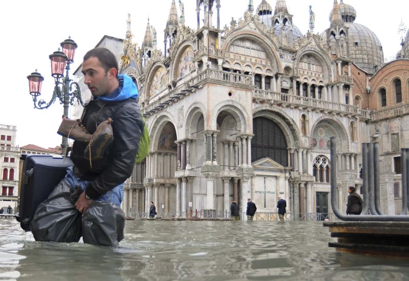 Veneţia şi Roma, în stare de alertă. Cod portocaliu de inundaţii în Oraşul Lagună