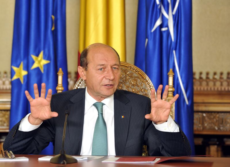 Băsescu: Modificarea Constituţiei, doar în punctele stabilite la referendum