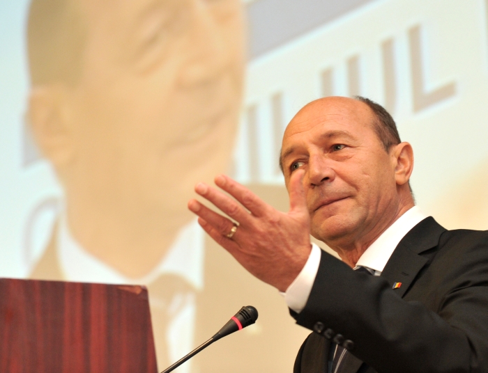 Băsescu vrea anticorupţie electorală pe banii statului
