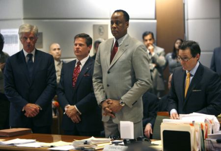 Conrad Murray, medicul lui Michael Jackson, acuzat oficial de crimă