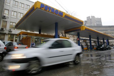 Cum explică Petrom scumpirea benzinei şi motorinei din 2010