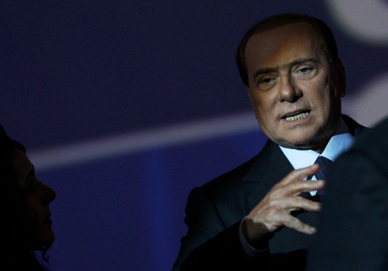 Curtea Constituţională i-a anulat parţial imunitatea lui Berlusconi