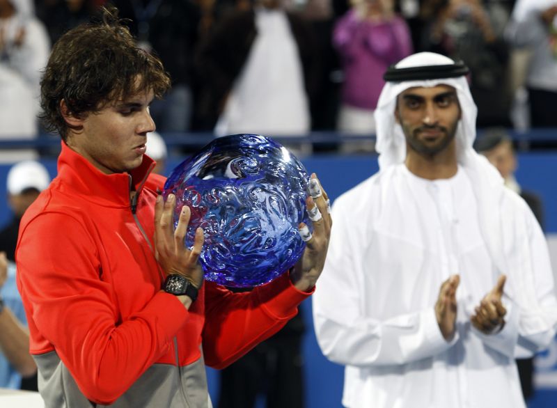 Nadal l-a bătut pe Federer la Abu Dhabi