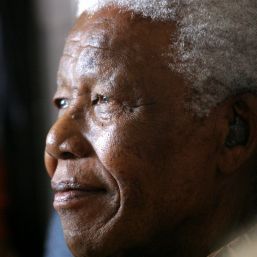 Nelson Mandela, în spital