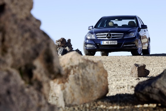 Noul Mercedes-Benz Clasa C intră în România pe un drum cu obstacole periculoase