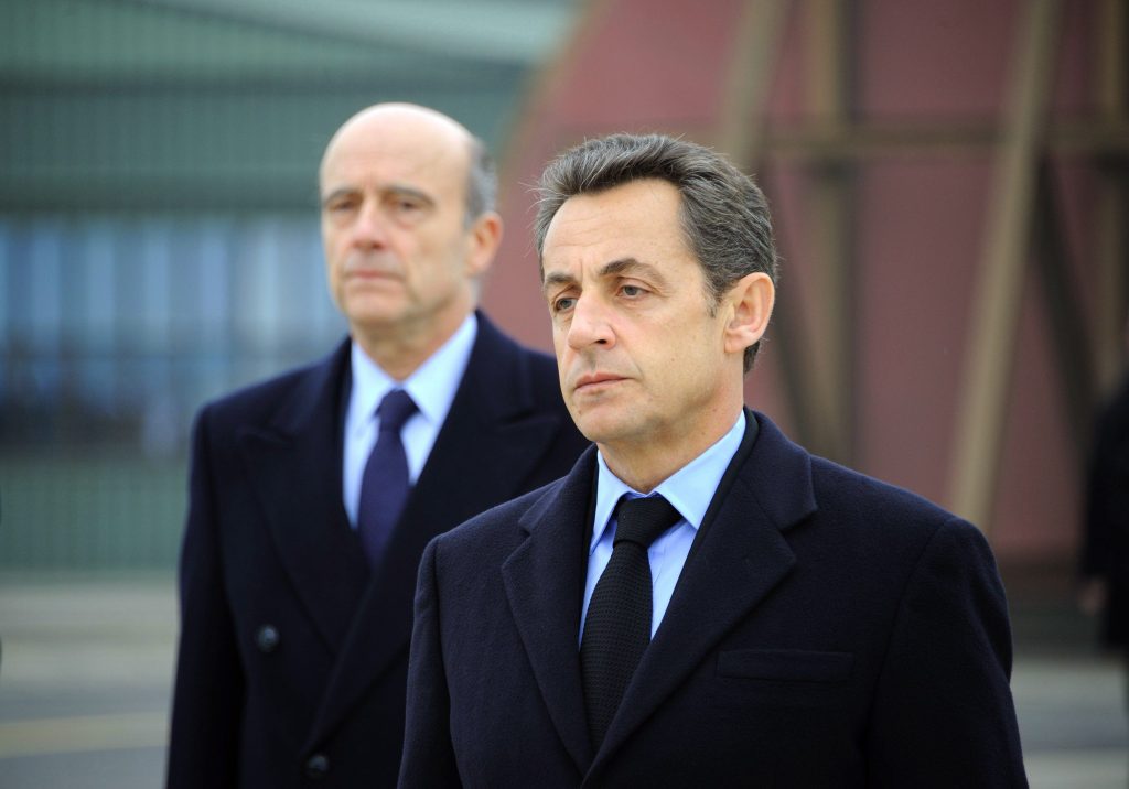 Socialiştii, favoriţi în faţa lui Sarkozy la prezidenţialele din 2012