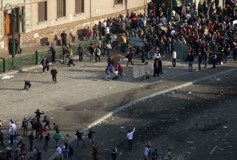 Alţi 600 de deţinuţi au evadat de la Cairo