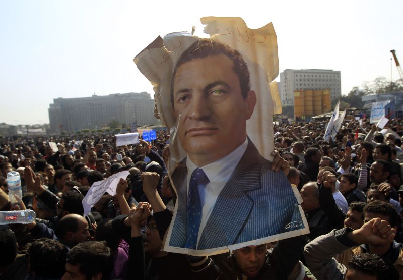 Cele 18 zile care au dus la demisia lui Hosni Mubarak. Filmul evenimentelor