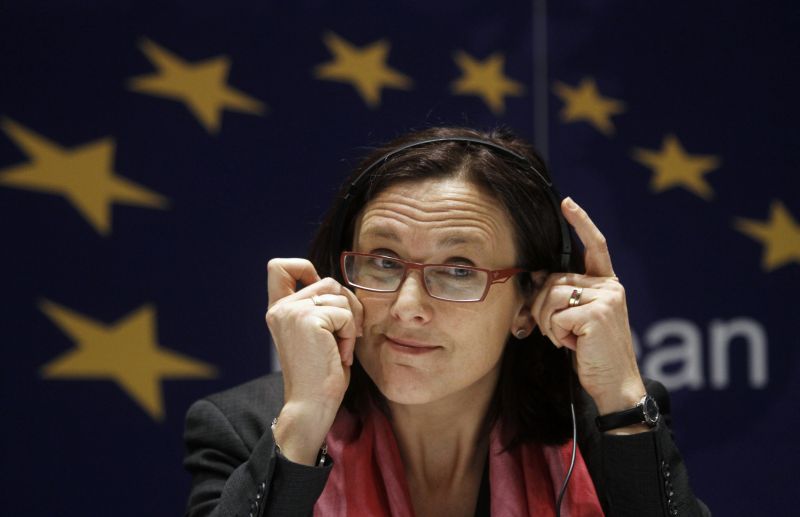 Comisarul UE pentru afaceri interne: Politicienii acuzaţi de corupţie trebuie aduşi în faţa justiţiei