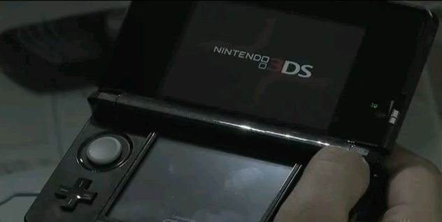 Consola 3D a Nintendo creează frenezie pe piaţa japoneză