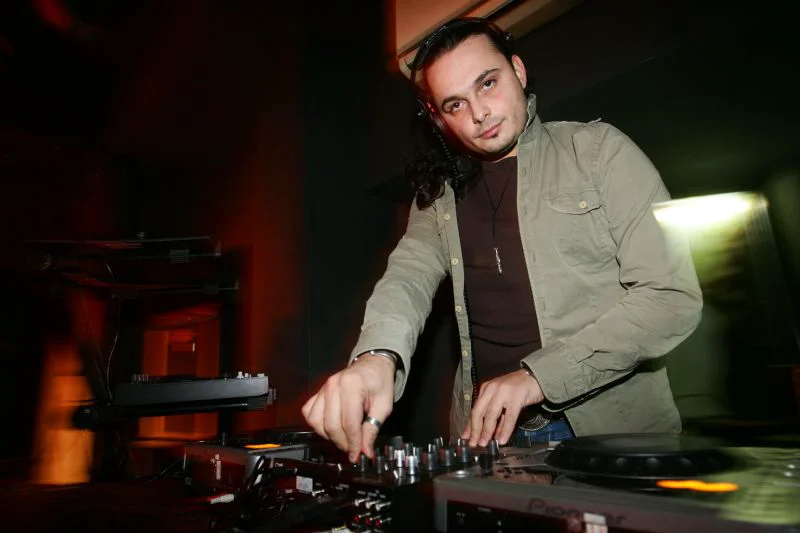 Cum a ajuns DJ-iala o meserie în România