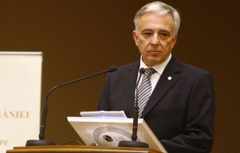 Isărescu: Ideile proaste de stimulare a consumului au succes în România