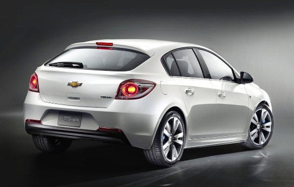 Modelul Chevrolet Cruze va fi disponibil şi în versiune hatchback