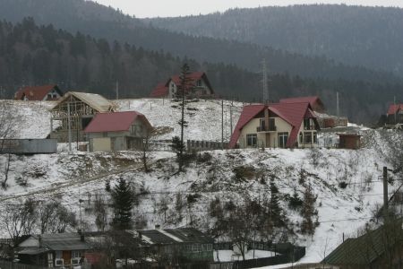 Orăşenii sunt dispuşi să dea maximum 60.000 de euro pentru o casă la munte