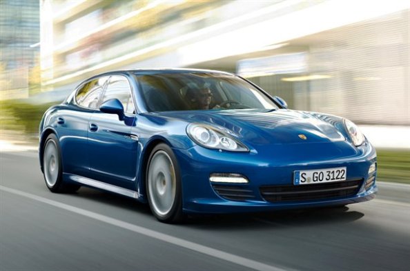 Porsche lansează versiunea cu propulsie hibridă a modelului Panamera