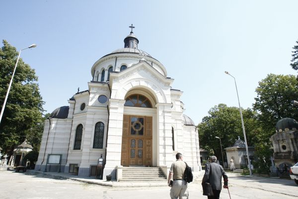 Primăria Capitalei vrea să cheltuiască şapte milioane de euro pentru modernizarea Cimitirului Bellu