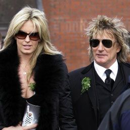 Rod Stewart, pentru a opta oară tată