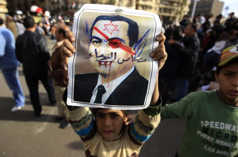 Româncă din Cairo: "Mubarak e un erou, un mare patriot"