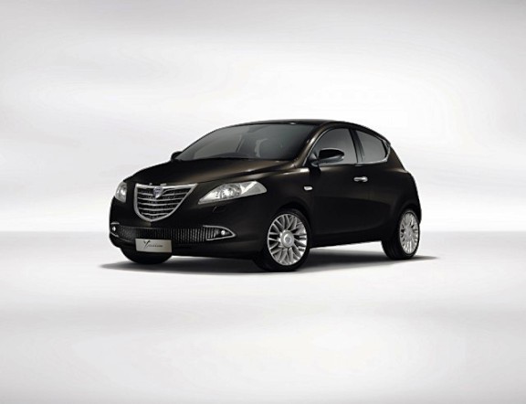 Surpriză de Valentine's Day: Lancia relansează micul model Ypsilon. Cu mai multe uși