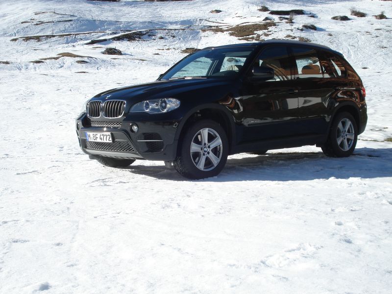 SUV-ul BMW: cu cât mai mare, cu atât mai bine