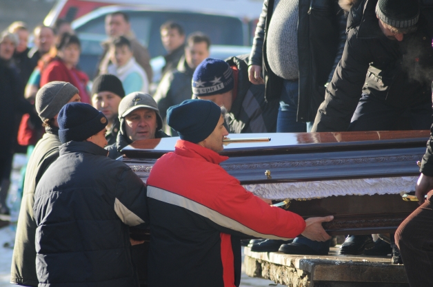 Tragedia de la Uricani: Miron Cosma participă la funeraliile minerilor morţi