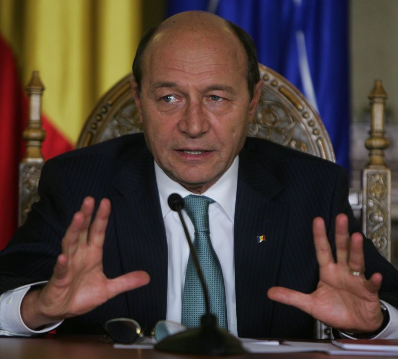Traian Băsescu către PDL-işti: Spuneţi că gândiţi politic şi de fapt vă gândiţi la voi