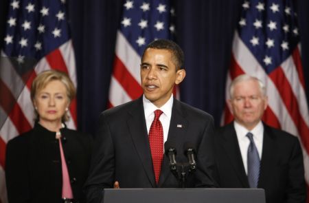 DECIZIA SUA: Preşedintele Obama, convins de Hillary Clinton să susţină intervenţia în Libia