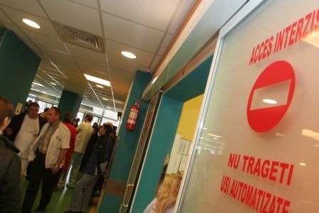 Guvernul a aprobat construirea a şase spitale de urgenţă