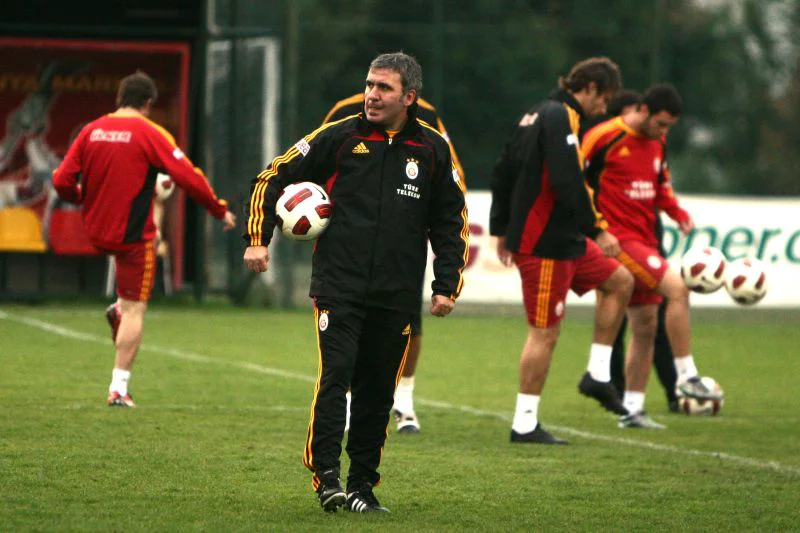 Hagi l-a dat afară şi pe Milan Baroš